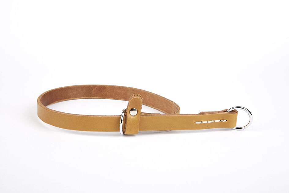 Doggie Eğitim Serisi Gerçek Deriden El Yapımı Ayarlı Köpek Eğitim Tasması 1,5 x 30-40 cm Kamel